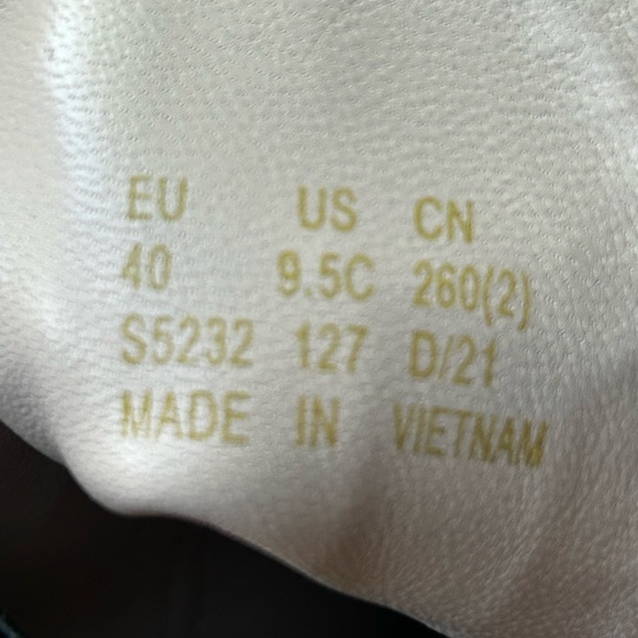 Stuart Weitzman Chelsea Bootie - Picture 11 of 11